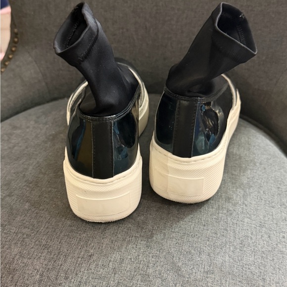 Stylish Black Women's Shoes - Picture 4 of 5